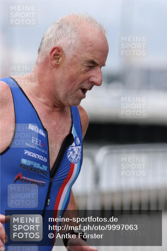 16.08.2026 - KN Förde Triathlon 2026 Antke Förster http://msf.ph/oto/9997063 16.08.2026 12:04:42 Laufen  meine-sportfotos.de