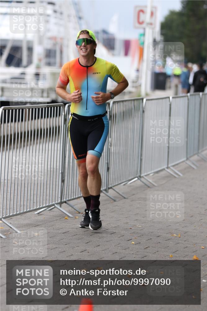 16.08.2026 - KN Förde Triathlon 2026 Antke Förster http://msf.ph/oto/9997090 16.08.2026 12:05:15 Laufen  meine-sportfotos.de