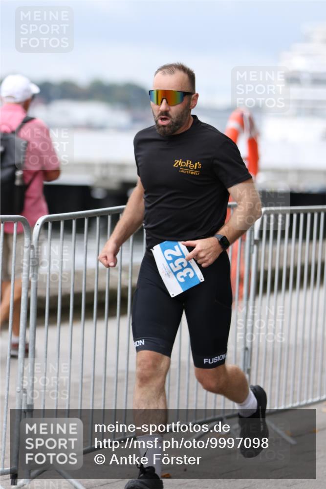16.08.2026 - KN Förde Triathlon 2026 Antke Förster http://msf.ph/oto/9997098 16.08.2026 12:05:26 Laufen  meine-sportfotos.de