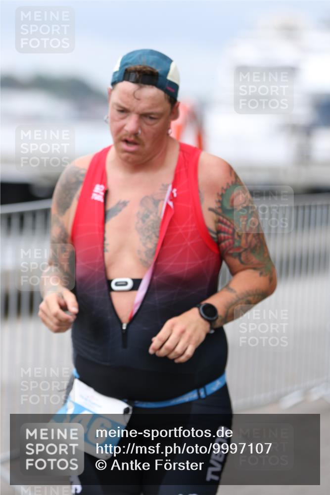 16.08.2026 - KN Förde Triathlon 2026 Antke Förster http://msf.ph/oto/9997107 16.08.2026 12:05:36 Laufen  meine-sportfotos.de