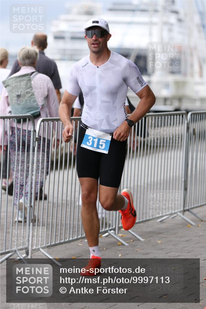 16.08.2026 - KN Förde Triathlon 2026 Antke Förster http://msf.ph/oto/9997113 16.08.2026 12:05:46 Laufen  meine-sportfotos.de