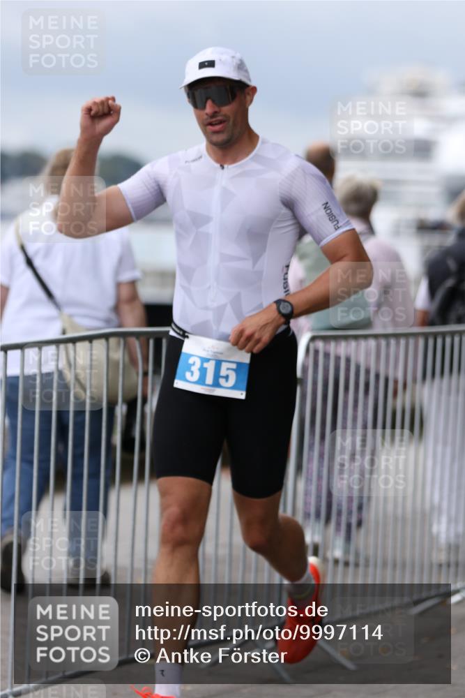 16.08.2026 - KN Förde Triathlon 2026 Antke Förster http://msf.ph/oto/9997114 16.08.2026 12:05:46 Laufen  meine-sportfotos.de