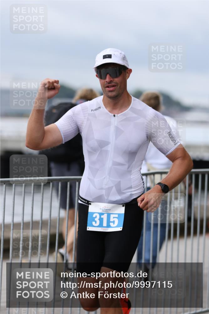 16.08.2026 - KN Förde Triathlon 2026 Antke Förster http://msf.ph/oto/9997115 16.08.2026 12:05:47 Laufen  meine-sportfotos.de