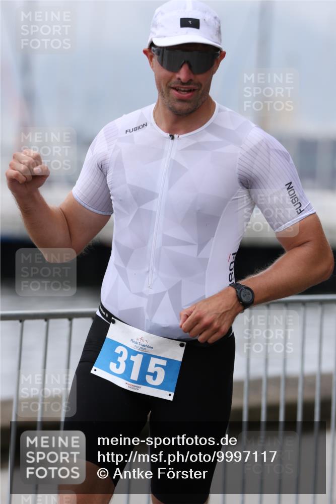 16.08.2026 - KN Förde Triathlon 2026 Antke Förster http://msf.ph/oto/9997117 16.08.2026 12:05:48 Laufen  meine-sportfotos.de