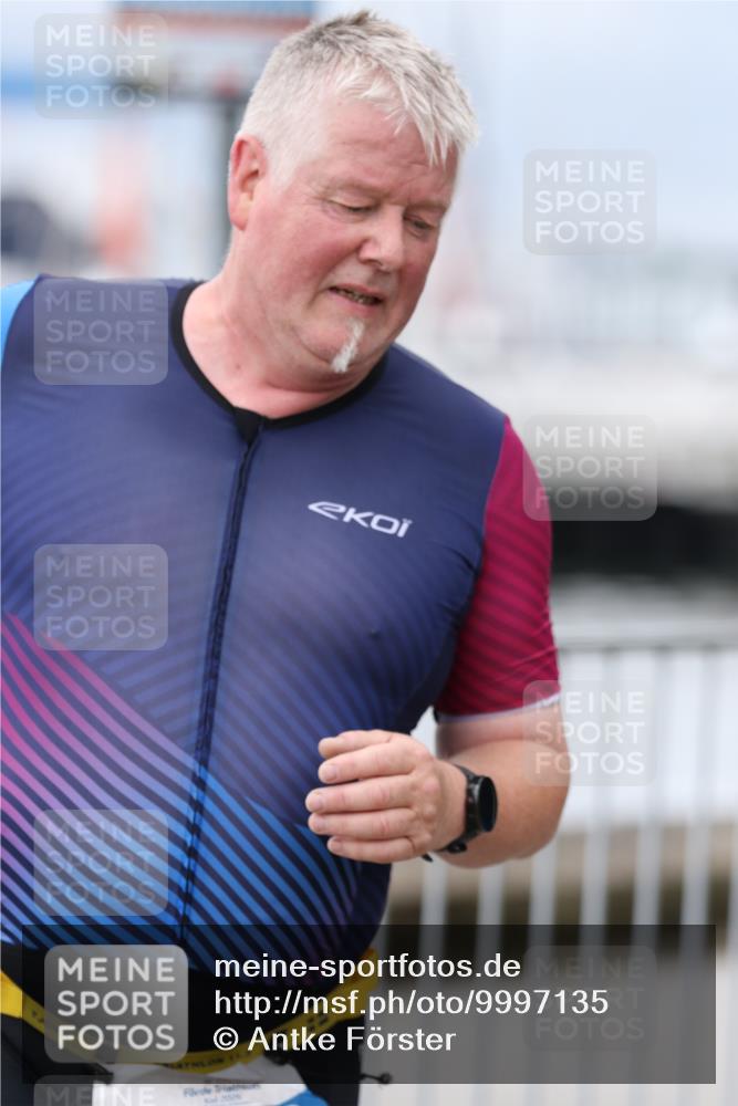 16.08.2026 - KN Förde Triathlon 2026 Antke Förster http://msf.ph/oto/9997135 16.08.2026 12:06:10 Laufen  meine-sportfotos.de