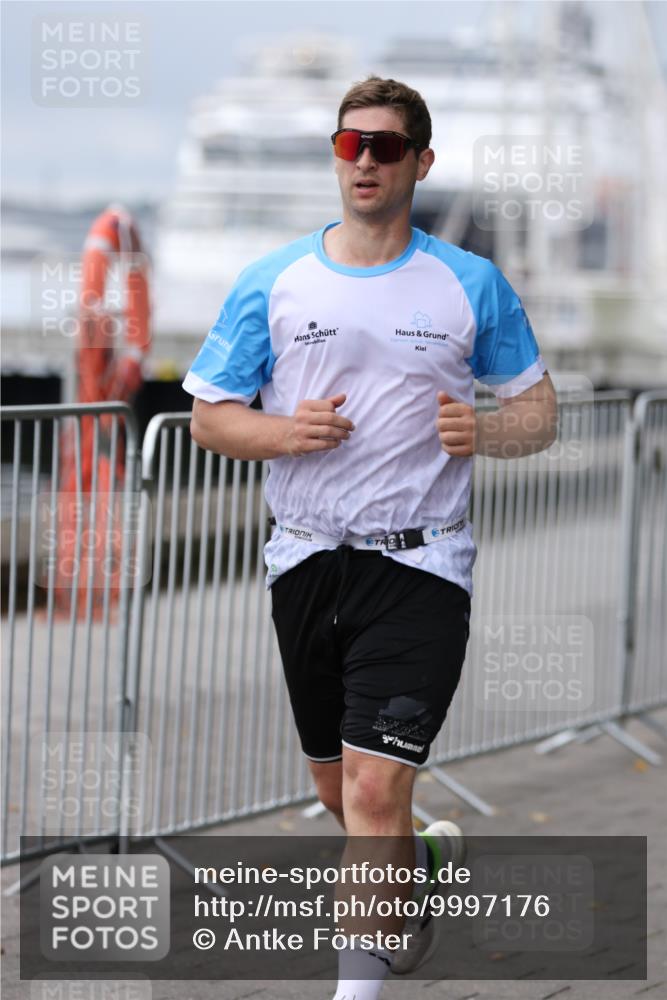 16.08.2026 - KN Förde Triathlon 2026 Antke Förster http://msf.ph/oto/9997176 16.08.2026 12:06:54 Laufen  meine-sportfotos.de