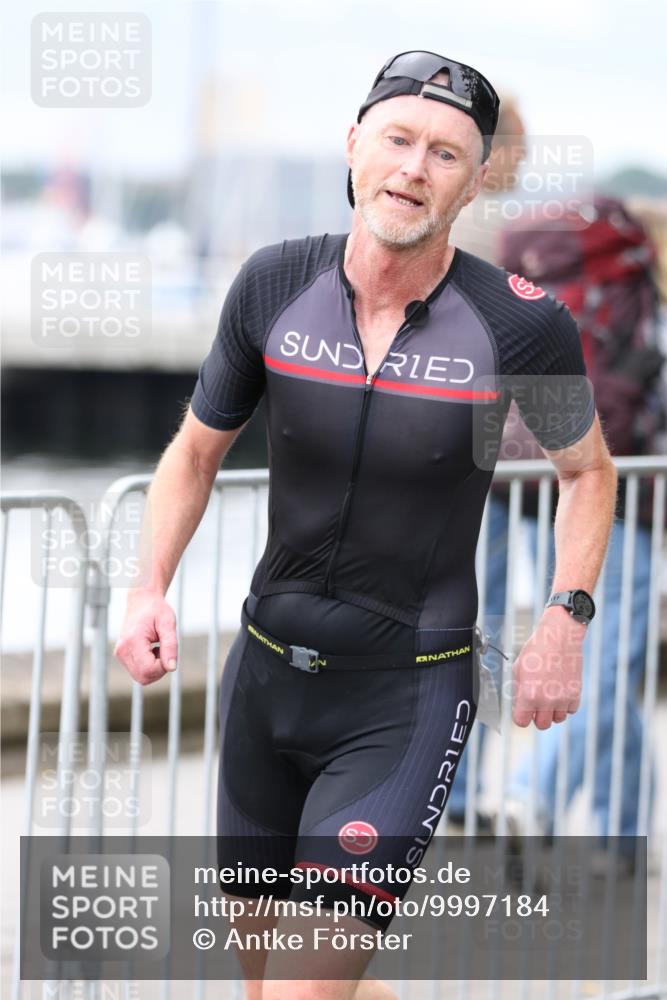 16.08.2026 - KN Förde Triathlon 2026 Antke Förster http://msf.ph/oto/9997184 16.08.2026 12:07:01 Laufen  meine-sportfotos.de