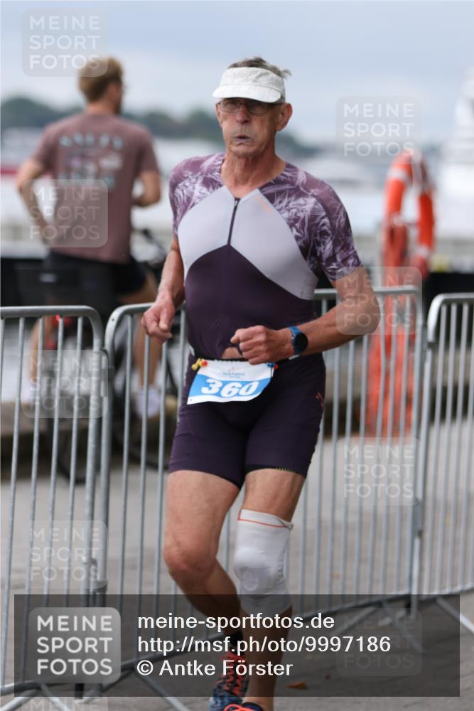 16.08.2026 - KN Förde Triathlon 2026 Antke Förster http://msf.ph/oto/9997186 16.08.2026 12:07:09 Laufen  meine-sportfotos.de