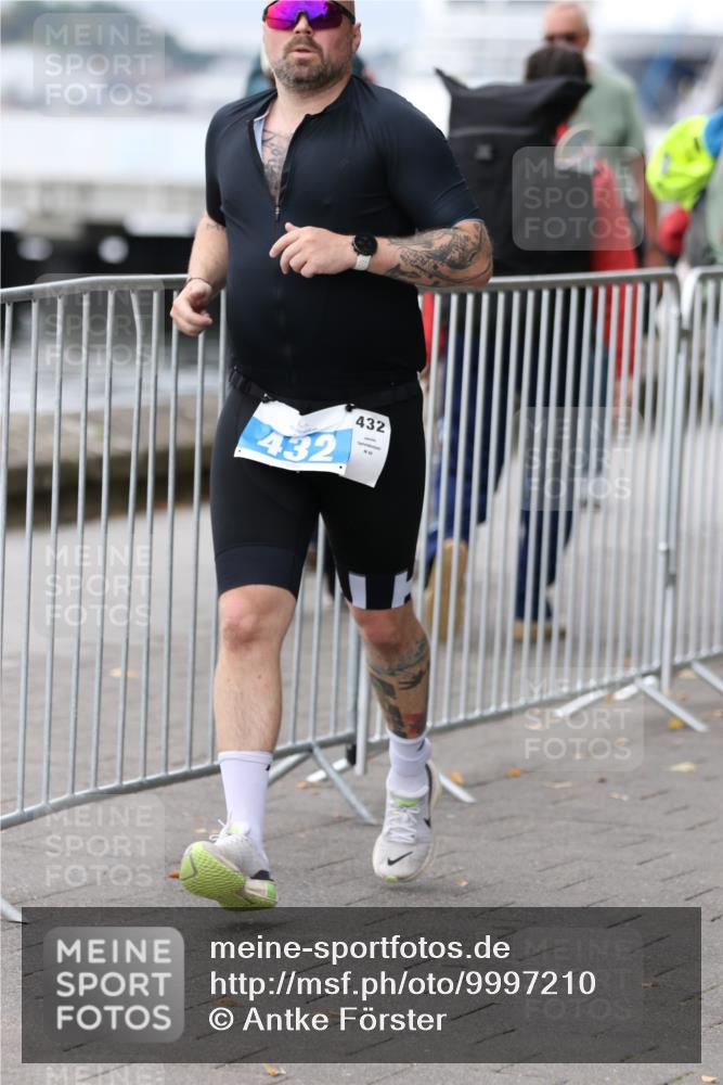 16.08.2026 - KN Förde Triathlon 2026 Antke Förster http://msf.ph/oto/9997210 16.08.2026 12:07:31 Laufen  meine-sportfotos.de