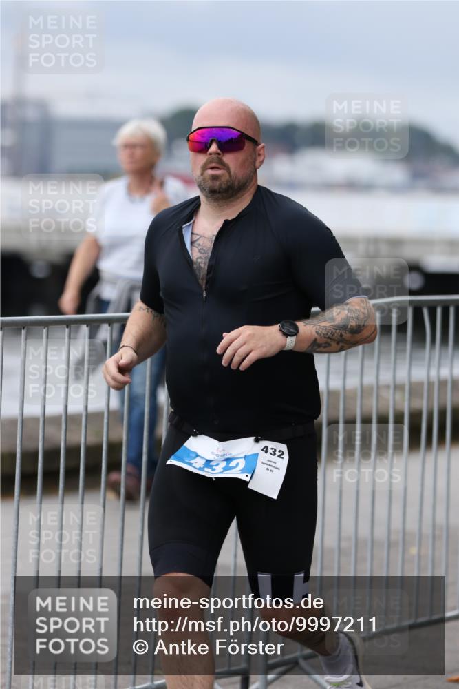 16.08.2026 - KN Förde Triathlon 2026 Antke Förster http://msf.ph/oto/9997211 16.08.2026 12:07:32 Laufen  meine-sportfotos.de