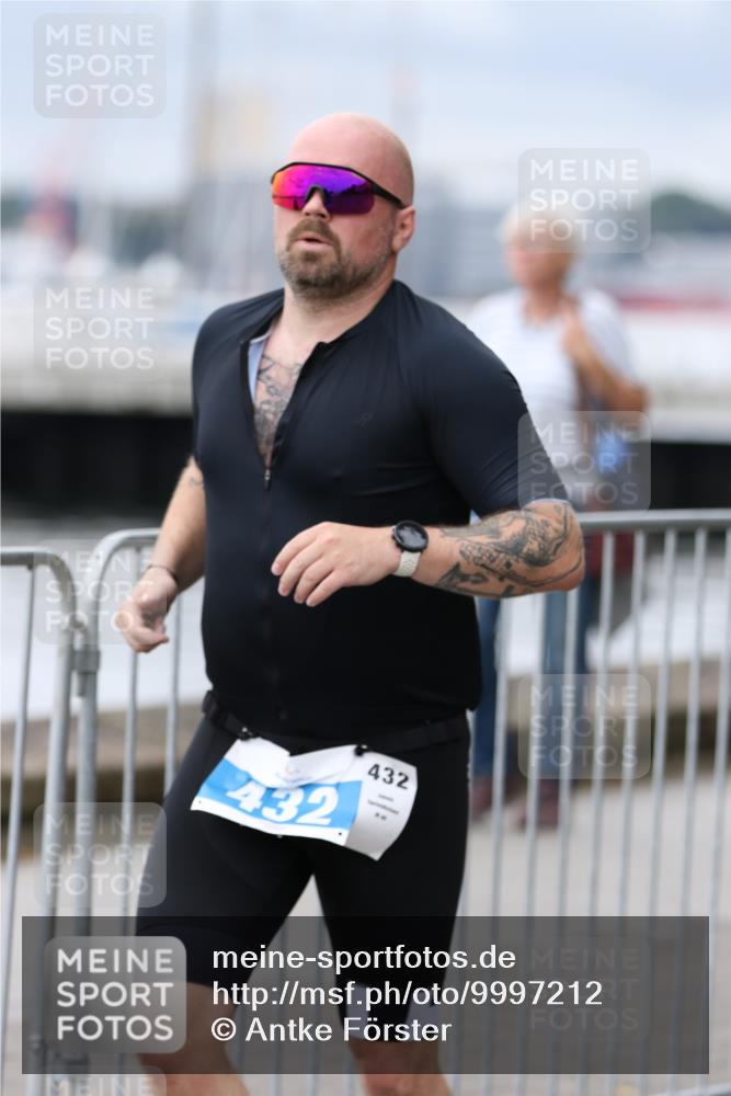 16.08.2026 - KN Förde Triathlon 2026 Antke Förster http://msf.ph/oto/9997212 16.08.2026 12:07:33 Laufen  meine-sportfotos.de