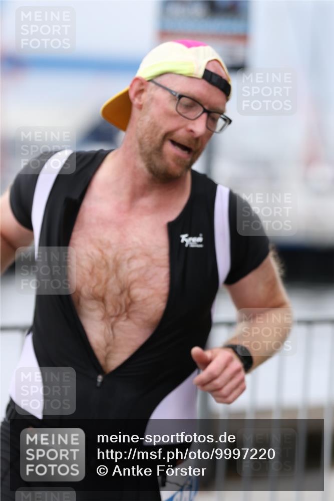 16.08.2026 - KN Förde Triathlon 2026 Antke Förster http://msf.ph/oto/9997220 16.08.2026 12:07:39 Laufen  meine-sportfotos.de