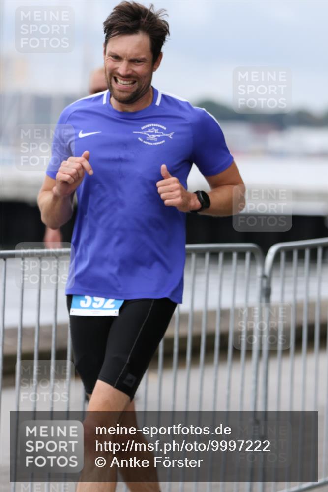 16.08.2026 - KN Förde Triathlon 2026 Antke Förster http://msf.ph/oto/9997222 16.08.2026 12:07:42 Laufen  meine-sportfotos.de
