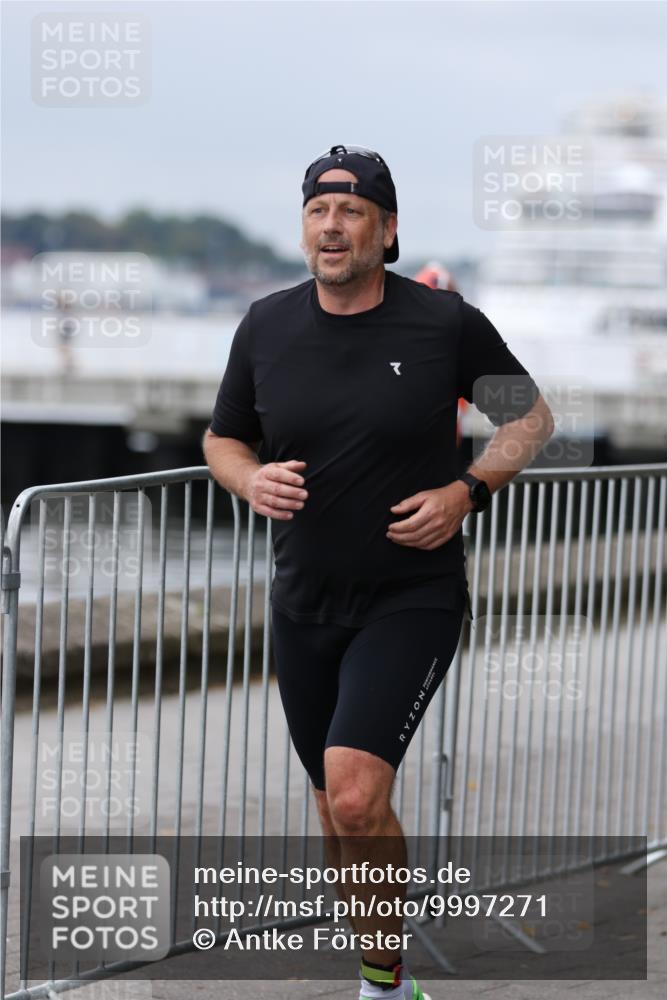 16.08.2026 - KN Förde Triathlon 2026 Antke Förster http://msf.ph/oto/9997271 16.08.2026 12:08:40 Laufen  meine-sportfotos.de