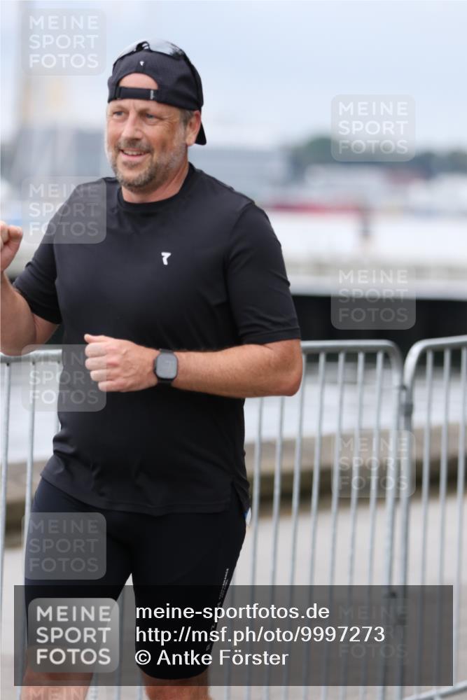 16.08.2026 - KN Förde Triathlon 2026 Antke Förster http://msf.ph/oto/9997273 16.08.2026 12:08:41 Laufen  meine-sportfotos.de
