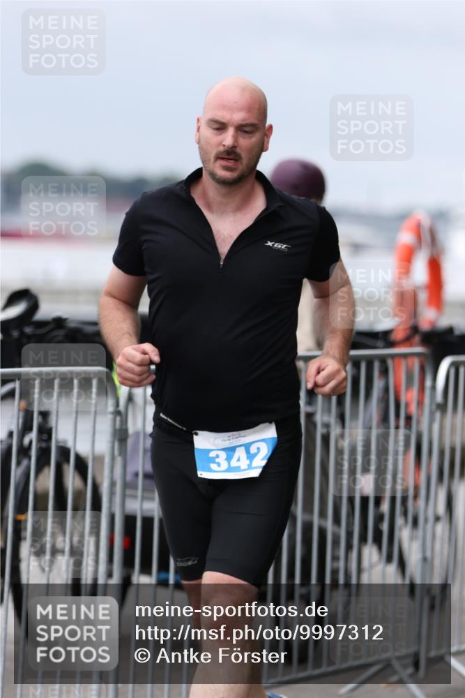 16.08.2026 - KN Förde Triathlon 2026 Antke Förster http://msf.ph/oto/9997312 16.08.2026 12:09:41 Laufen  meine-sportfotos.de