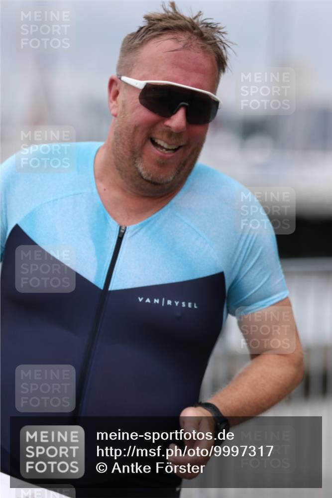 16.08.2026 - KN Förde Triathlon 2026 Antke Förster http://msf.ph/oto/9997317 16.08.2026 12:09:44 Laufen  meine-sportfotos.de