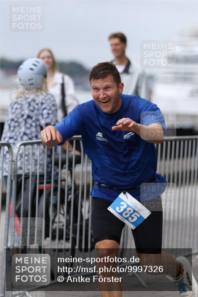 16.08.2026 - KN Förde Triathlon 2026 Antke Förster http://msf.ph/oto/9997326 16.08.2026 12:09:53 Laufen  meine-sportfotos.de