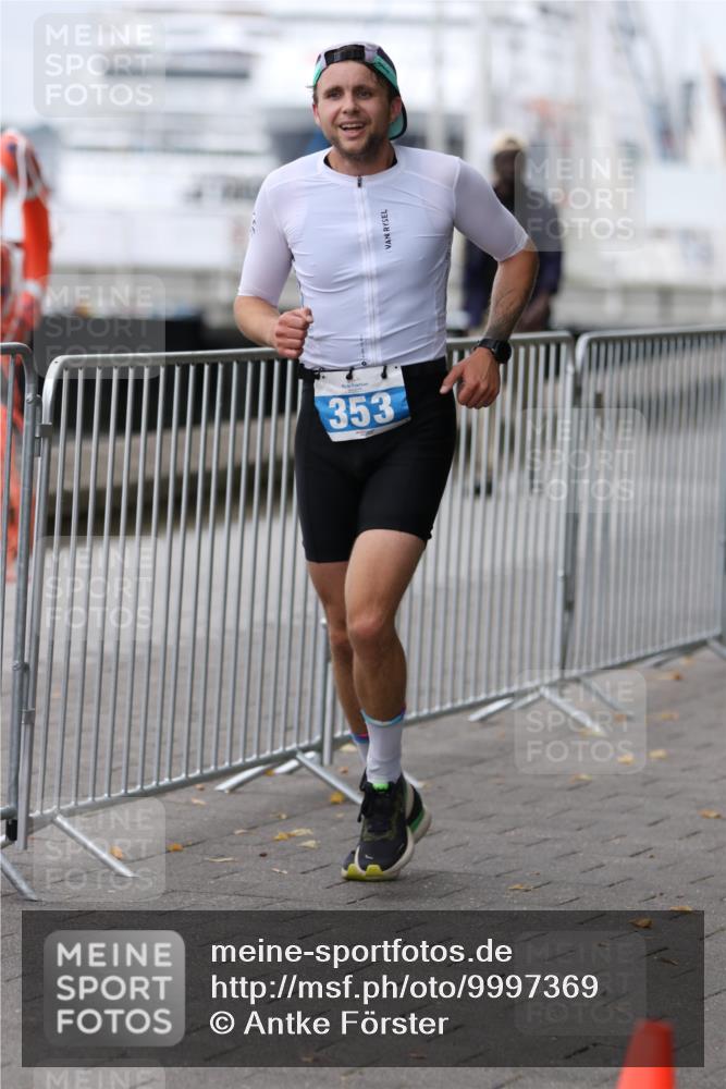 16.08.2026 - KN Förde Triathlon 2026 Antke Förster http://msf.ph/oto/9997369 16.08.2026 12:11:01 Laufen  meine-sportfotos.de