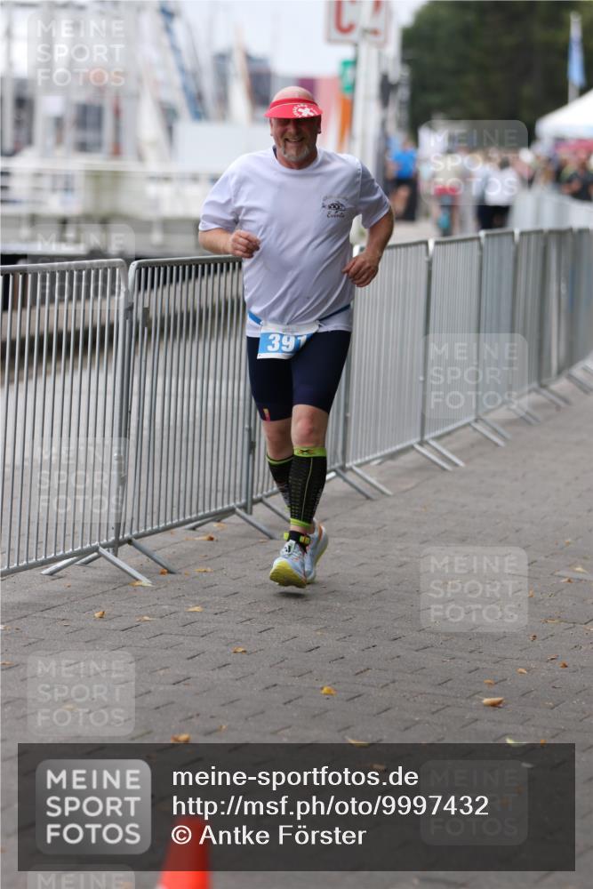 16.08.2026 - KN Förde Triathlon 2026 Antke Förster http://msf.ph/oto/9997432 16.08.2026 12:13:01 Laufen  meine-sportfotos.de