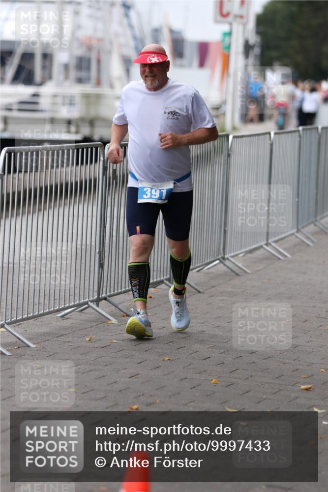 16.08.2026 - KN Förde Triathlon 2026 Antke Förster http://msf.ph/oto/9997433 16.08.2026 12:13:01 Laufen  meine-sportfotos.de