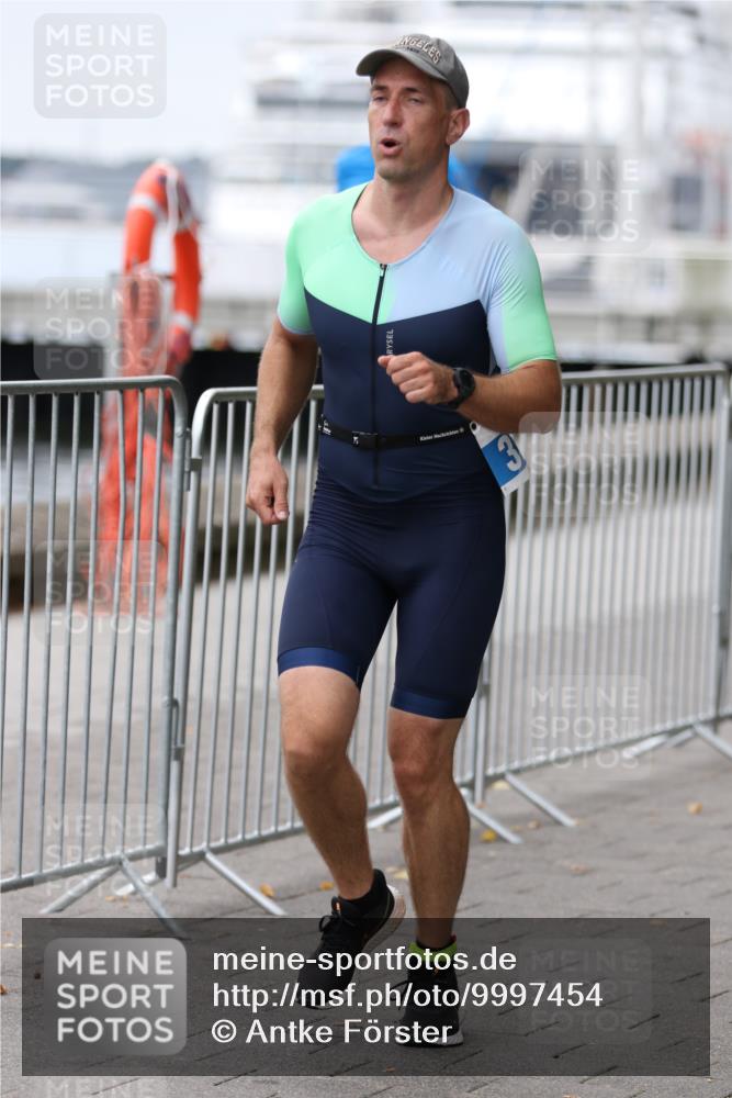 16.08.2026 - KN Förde Triathlon 2026 Antke Förster http://msf.ph/oto/9997454 16.08.2026 12:13:33 Laufen  meine-sportfotos.de