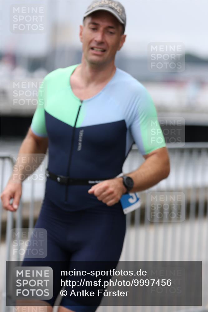 16.08.2026 - KN Förde Triathlon 2026 Antke Förster http://msf.ph/oto/9997456 16.08.2026 12:13:35 Laufen  meine-sportfotos.de