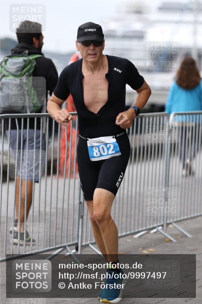 16.08.2026 - KN Förde Triathlon 2026 Antke Förster http://msf.ph/oto/9997497 16.08.2026 12:14:59 Laufen  meine-sportfotos.de