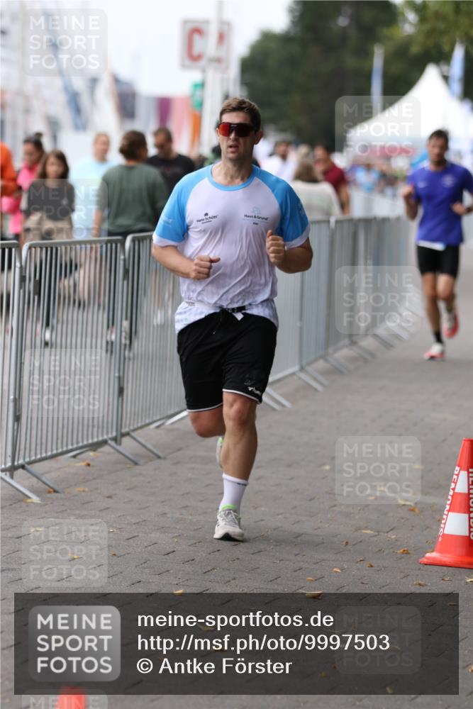 16.08.2026 - KN Förde Triathlon 2026 Antke Förster http://msf.ph/oto/9997503 16.08.2026 12:15:12 Laufen  meine-sportfotos.de