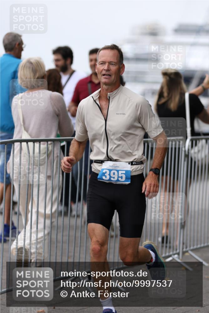 16.08.2026 - KN Förde Triathlon 2026 Antke Förster http://msf.ph/oto/9997537 16.08.2026 12:16:00 Laufen  meine-sportfotos.de