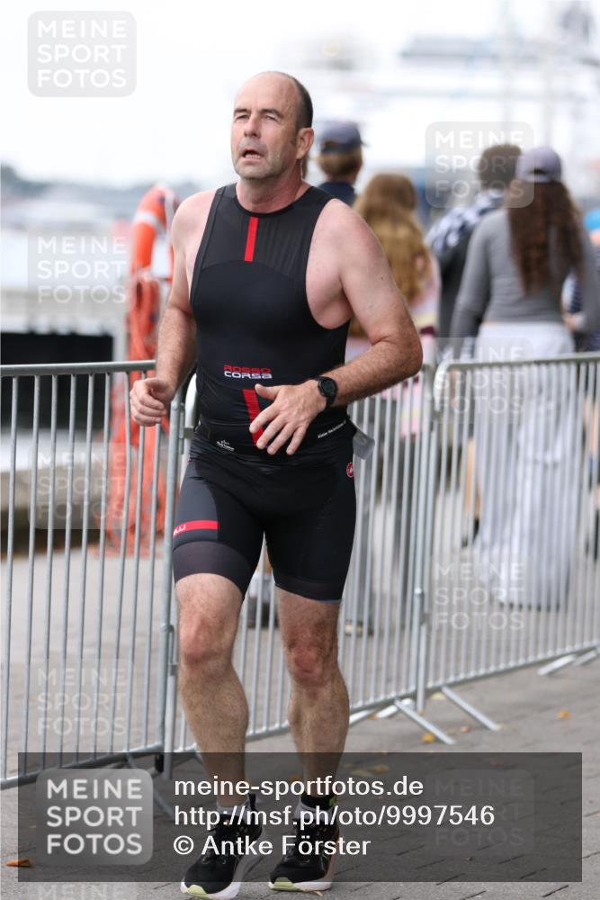 16.08.2026 - KN Förde Triathlon 2026 Antke Förster http://msf.ph/oto/9997546 16.08.2026 12:16:09 Laufen  meine-sportfotos.de