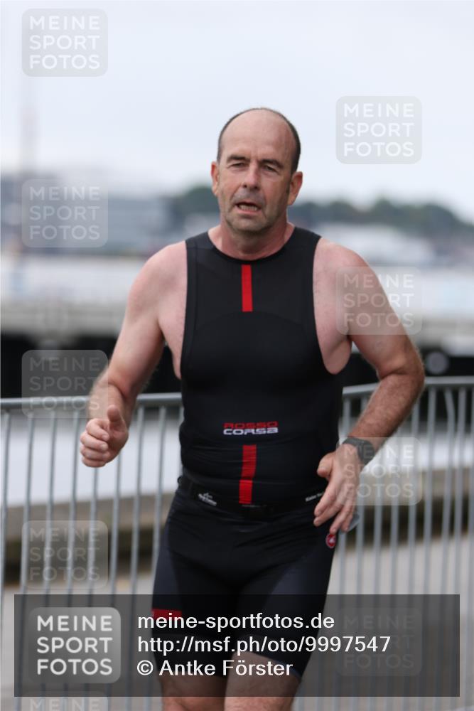 16.08.2026 - KN Förde Triathlon 2026 Antke Förster http://msf.ph/oto/9997547 16.08.2026 12:16:11 Laufen  meine-sportfotos.de
