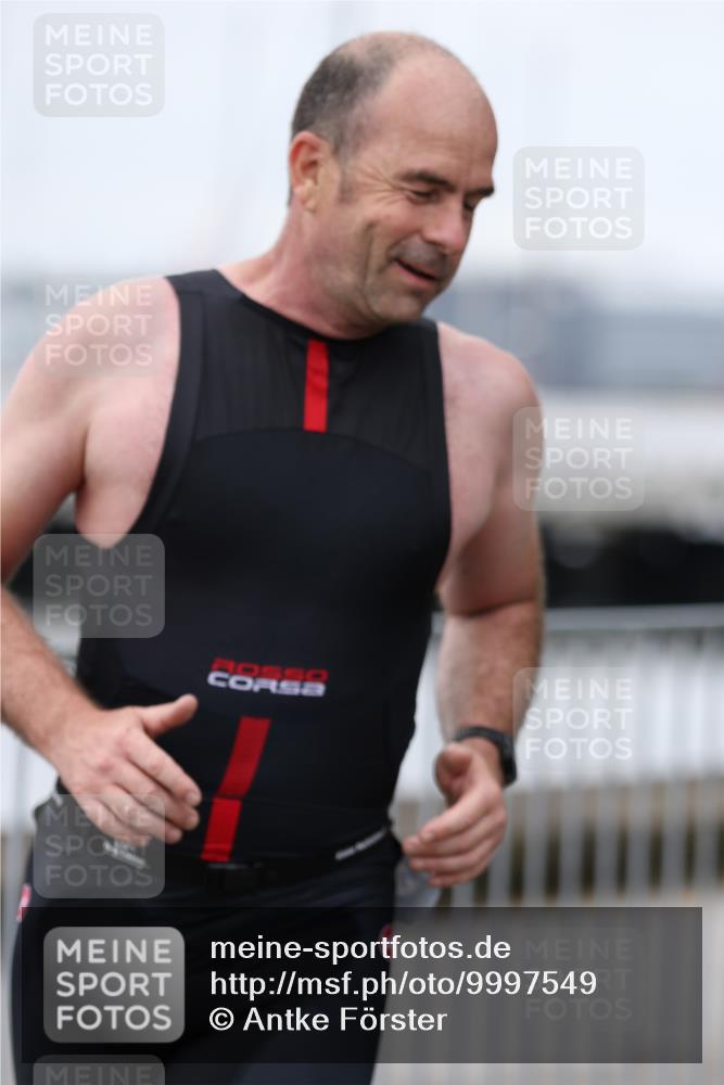 16.08.2026 - KN Förde Triathlon 2026 Antke Förster http://msf.ph/oto/9997549 16.08.2026 12:16:11 Laufen  meine-sportfotos.de