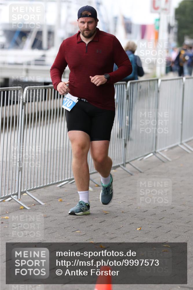 16.08.2026 - KN Förde Triathlon 2026 Antke Förster http://msf.ph/oto/9997573 16.08.2026 12:16:50 Laufen  meine-sportfotos.de