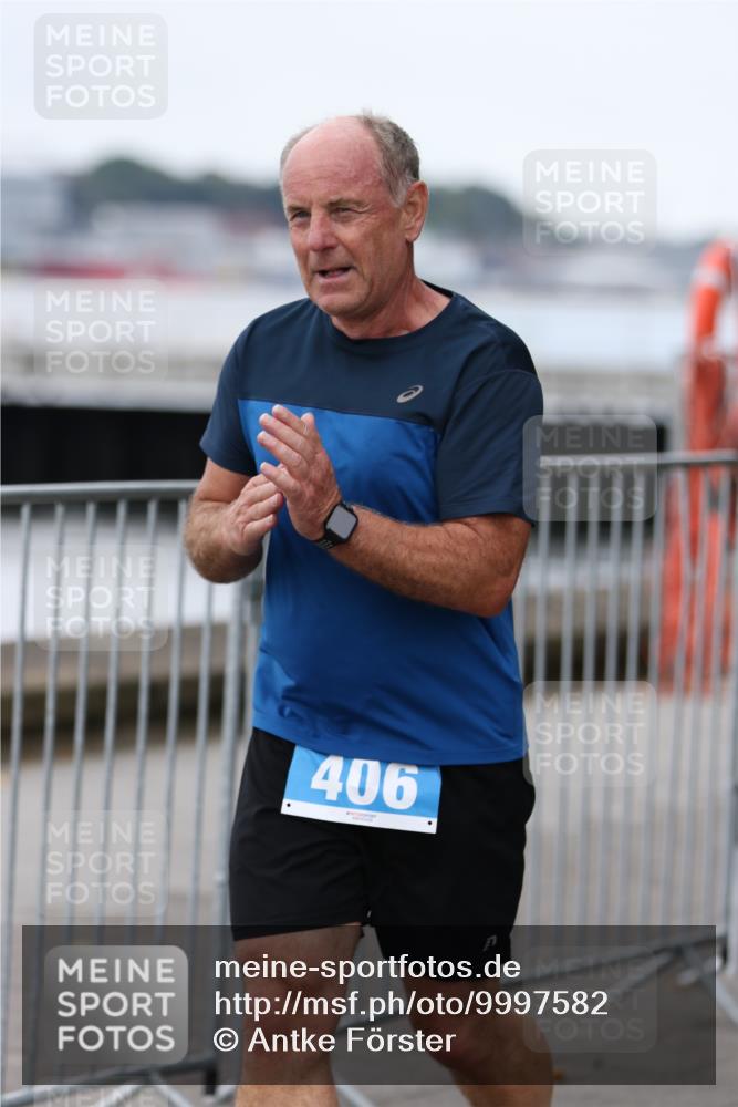 16.08.2026 - KN Förde Triathlon 2026 Antke Förster http://msf.ph/oto/9997582 16.08.2026 12:17:01 Laufen  meine-sportfotos.de
