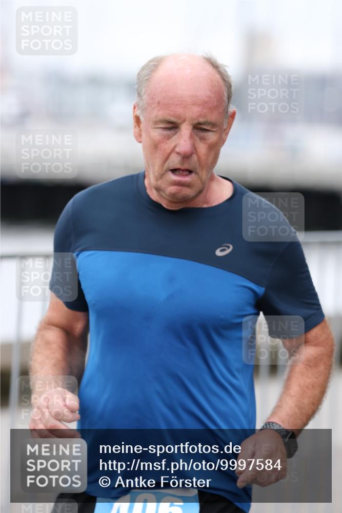 16.08.2026 - KN Förde Triathlon 2026 Antke Förster http://msf.ph/oto/9997584 16.08.2026 12:17:02 Laufen  meine-sportfotos.de