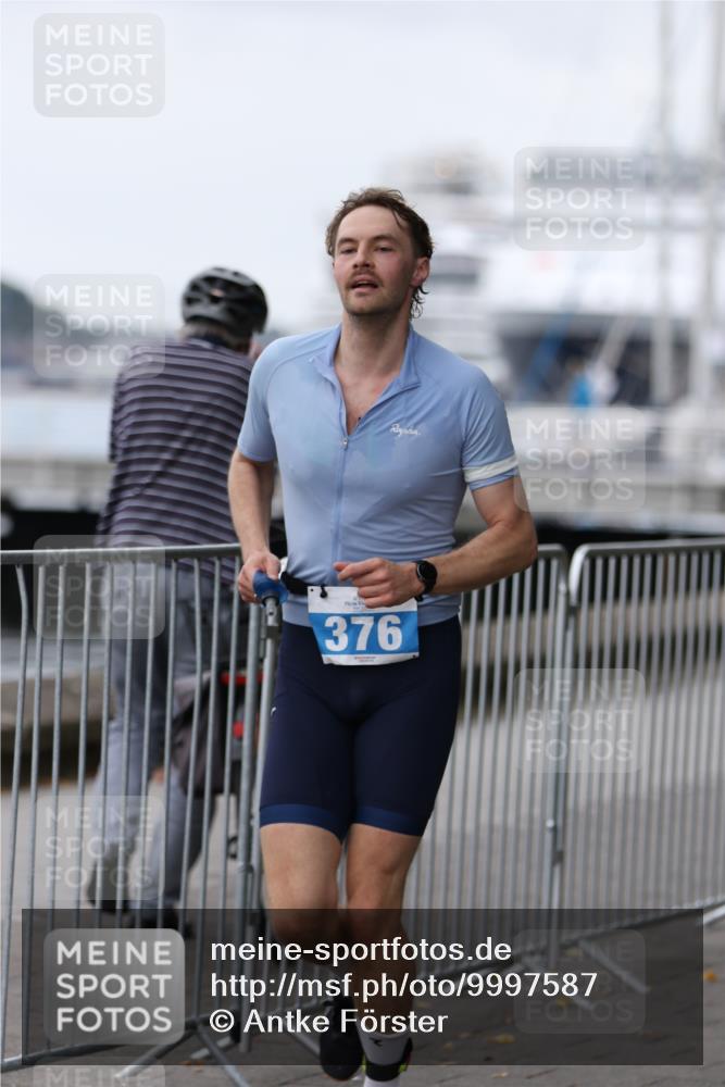 16.08.2026 - KN Förde Triathlon 2026 Antke Förster http://msf.ph/oto/9997587 16.08.2026 12:17:10 Laufen  meine-sportfotos.de