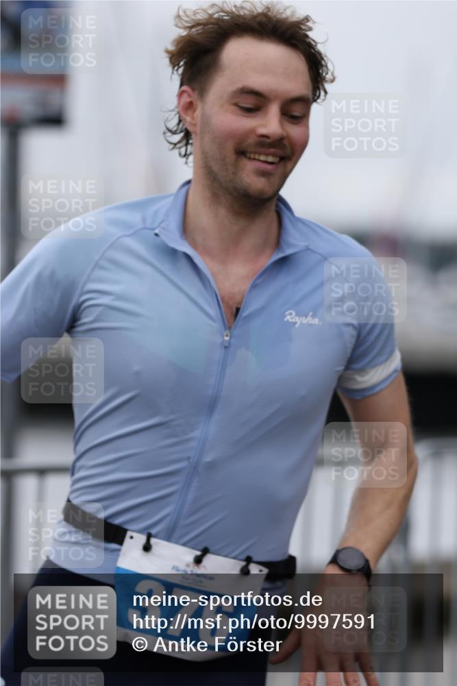 16.08.2026 - KN Förde Triathlon 2026 Antke Förster http://msf.ph/oto/9997591 16.08.2026 12:17:12 Laufen  meine-sportfotos.de