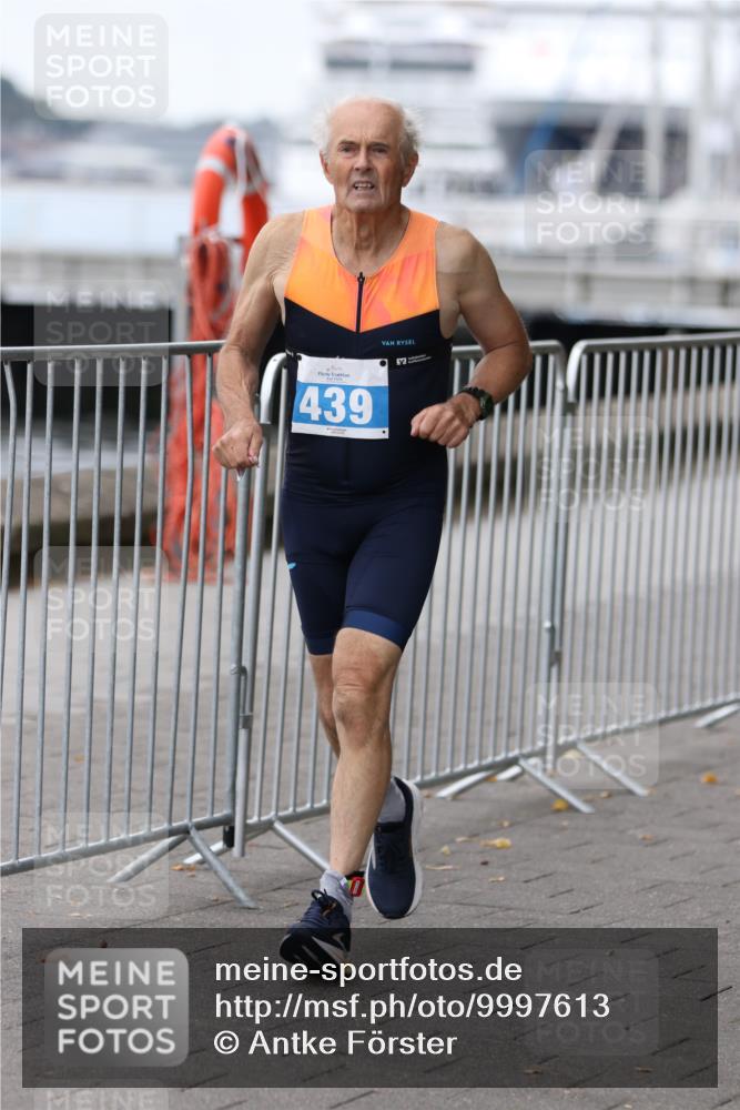 16.08.2026 - KN Förde Triathlon 2026 Antke Förster http://msf.ph/oto/9997613 16.08.2026 12:17:51 Laufen  meine-sportfotos.de
