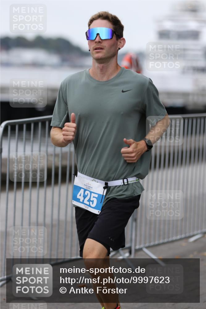 16.08.2026 - KN Förde Triathlon 2026 Antke Förster http://msf.ph/oto/9997623 16.08.2026 12:17:59 Laufen  meine-sportfotos.de