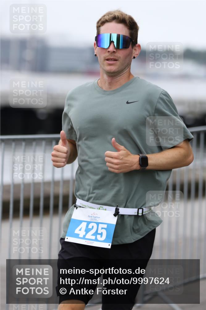 16.08.2026 - KN Förde Triathlon 2026 Antke Förster http://msf.ph/oto/9997624 16.08.2026 12:17:59 Laufen  meine-sportfotos.de