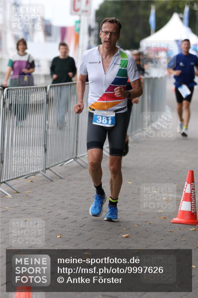 16.08.2026 - KN Förde Triathlon 2026 Antke Förster http://msf.ph/oto/9997626 16.08.2026 12:18:02 Laufen  meine-sportfotos.de