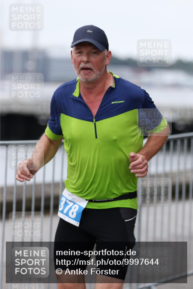 16.08.2026 - KN Förde Triathlon 2026 Antke Förster http://msf.ph/oto/9997644 16.08.2026 12:18:50 Laufen  meine-sportfotos.de