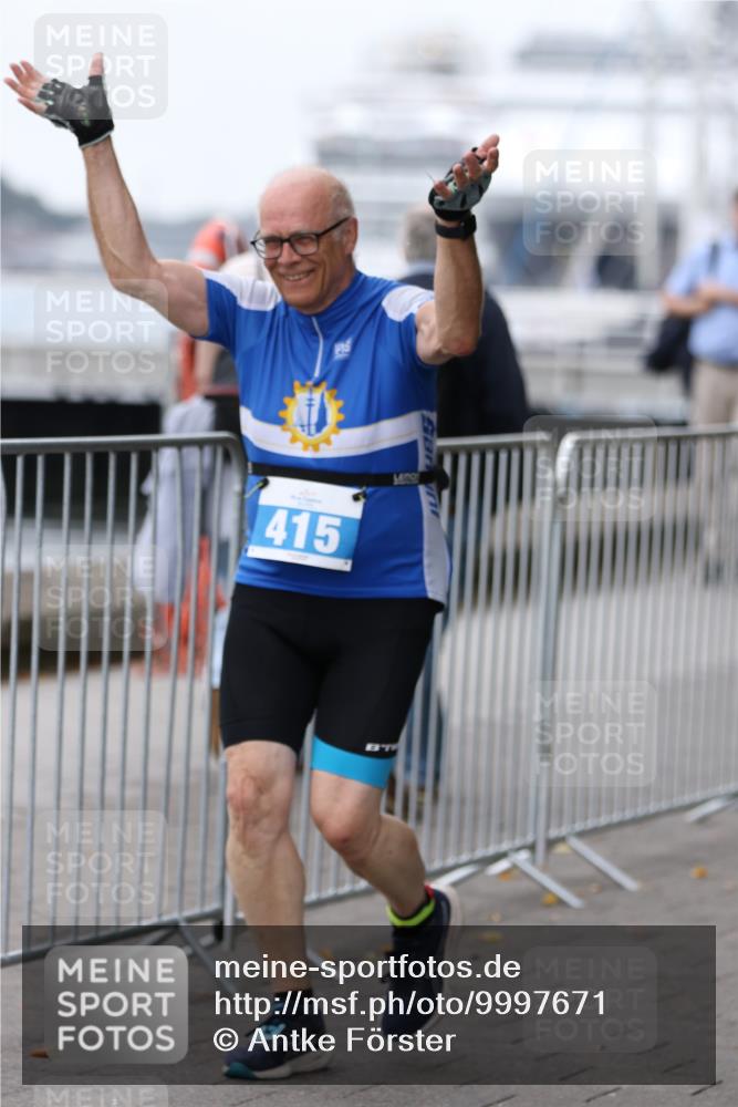 16.08.2026 - KN Förde Triathlon 2026 Antke Förster http://msf.ph/oto/9997671 16.08.2026 12:19:34 Laufen  meine-sportfotos.de
