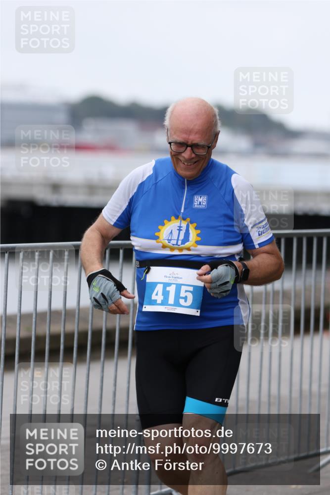 16.08.2026 - KN Förde Triathlon 2026 Antke Förster http://msf.ph/oto/9997673 16.08.2026 12:19:35 Laufen  meine-sportfotos.de