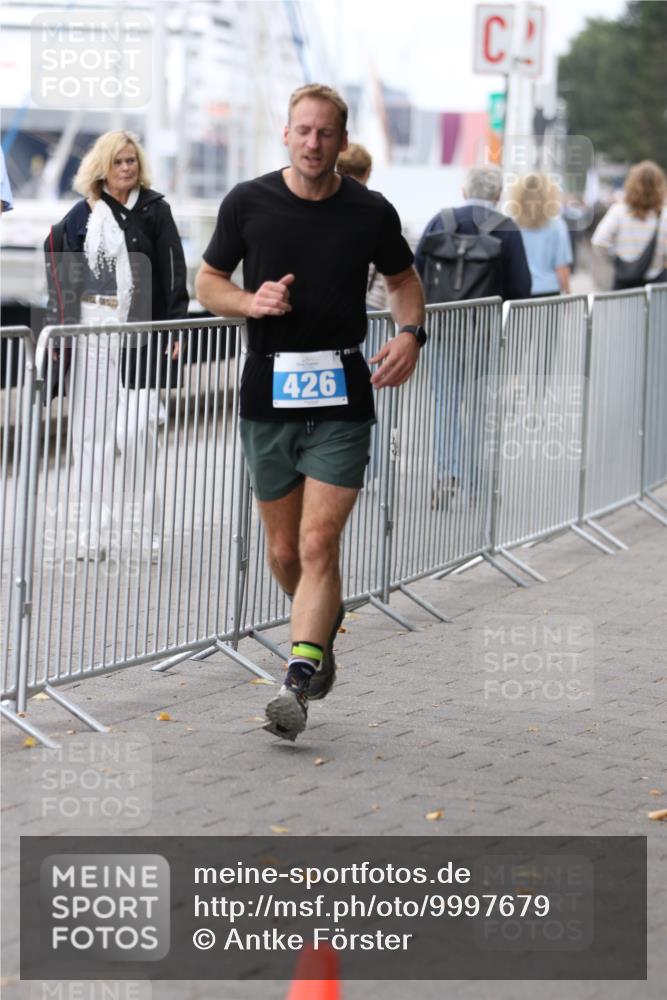 16.08.2026 - KN Förde Triathlon 2026 Antke Förster http://msf.ph/oto/9997679 16.08.2026 12:19:43 Laufen  meine-sportfotos.de