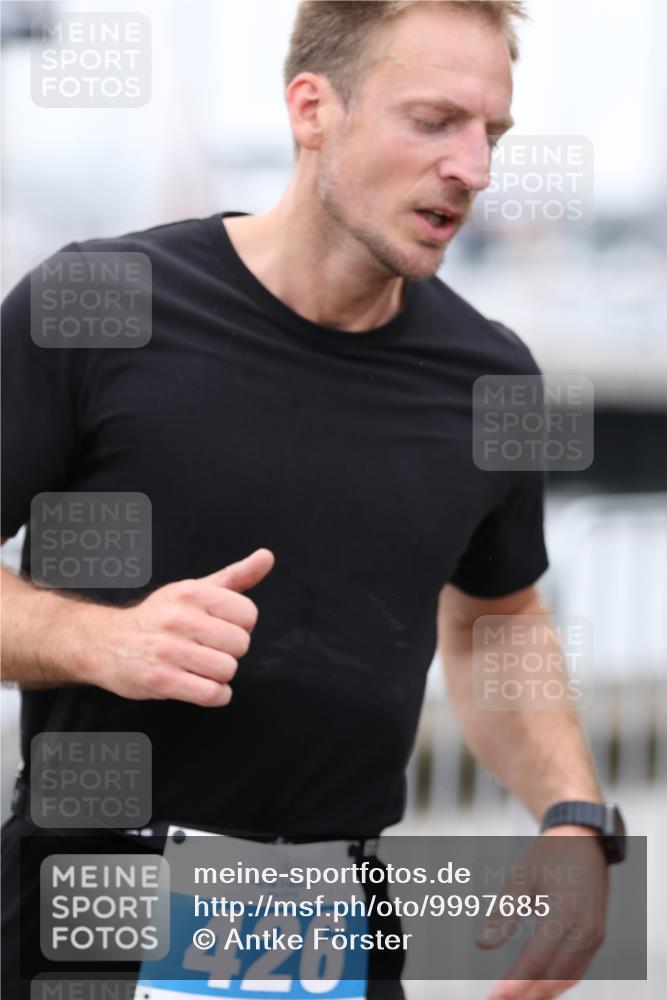 16.08.2026 - KN Förde Triathlon 2026 Antke Förster http://msf.ph/oto/9997685 16.08.2026 12:19:48 Laufen  meine-sportfotos.de