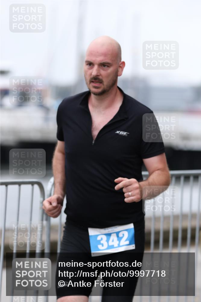 16.08.2026 - KN Förde Triathlon 2026 Antke Förster http://msf.ph/oto/9997718 16.08.2026 12:21:01 Laufen  meine-sportfotos.de
