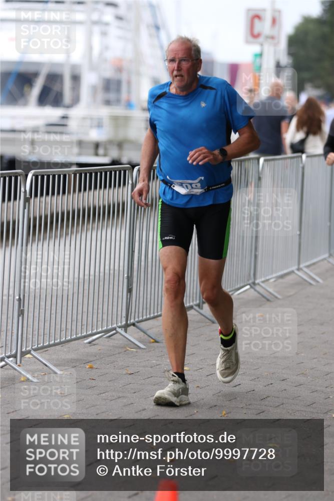 16.08.2026 - KN Förde Triathlon 2026 Antke Förster http://msf.ph/oto/9997728 16.08.2026 12:21:17 Laufen  meine-sportfotos.de