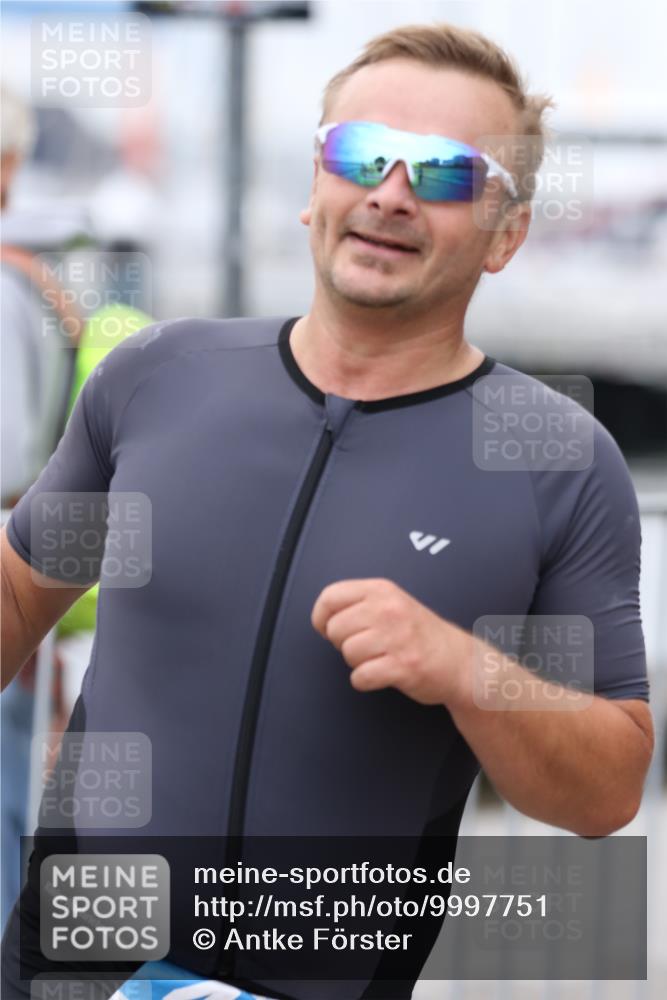 16.08.2026 - KN Förde Triathlon 2026 Antke Förster http://msf.ph/oto/9997751 16.08.2026 12:21:52 Laufen  meine-sportfotos.de